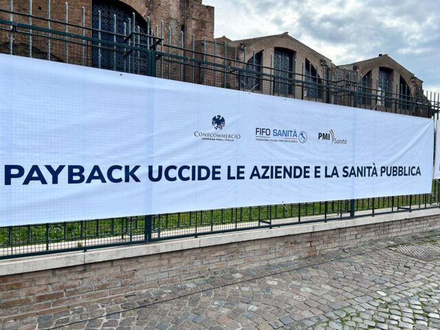 manifestazione contro payback sanitario